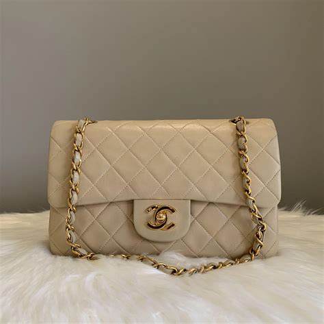 chanel classic flap beige